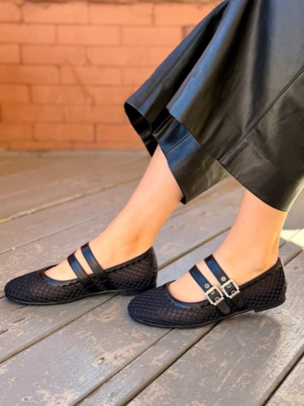 Nero Giardini Mesh Buckle Flat E615001D.100 in Nero